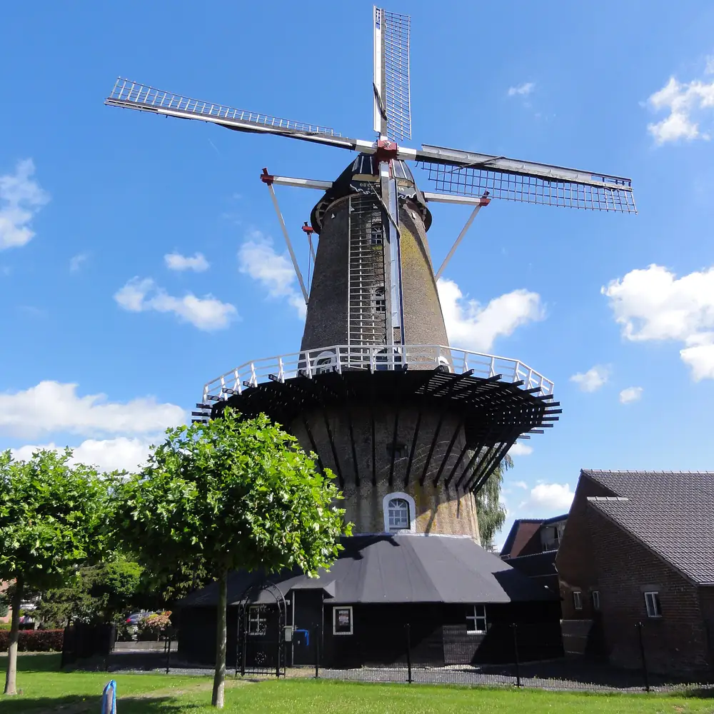 Een molen in Beneden-Leeuwen: vergelijk de rijscholen in Beneden-Leeuwen
