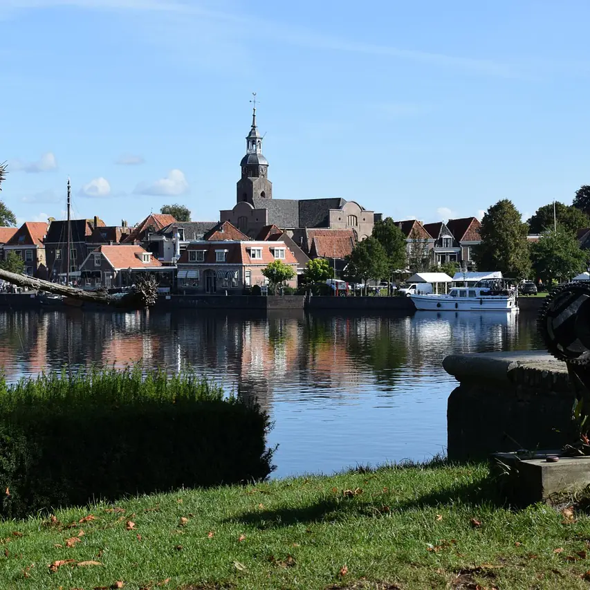 Blokzijl aan het water, waar je de rijscholen in Blokzijl kunt vergelijken