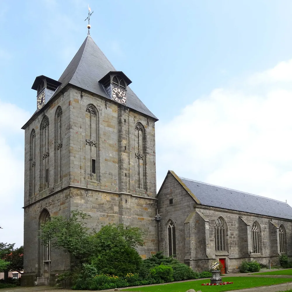 De Oude Blasiuskerk in Delden, vlak bij Hengelo: alle rijscholen in Hengelo op een rij
