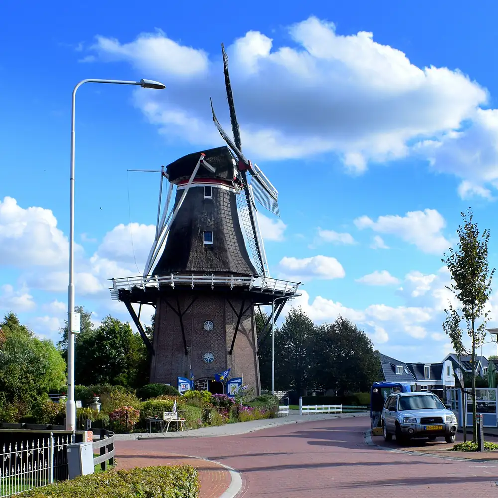 Molen De Lendert in Eanjum, vlak bij Easternijtsjerk: alle rijscholen in Easternijtsjerk op een rij