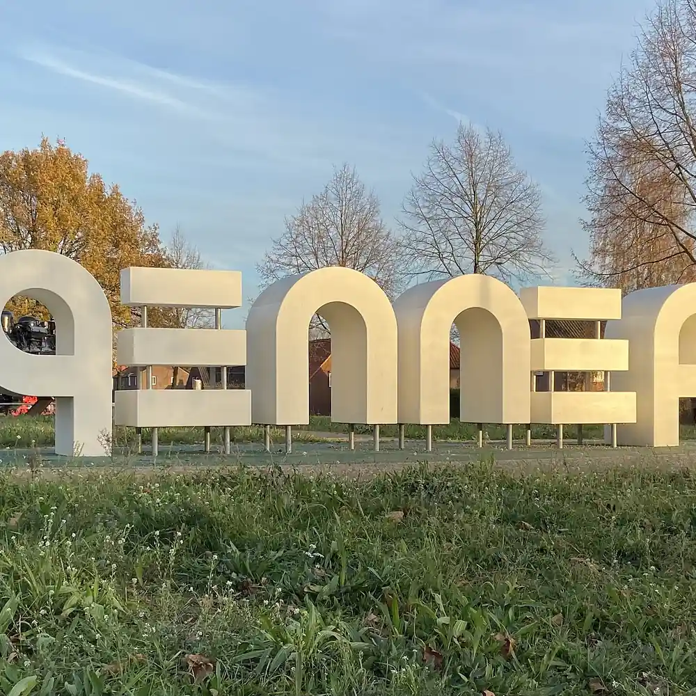 Het lettermonument van Gennep: vergelijk de rijscholen in Gennep
