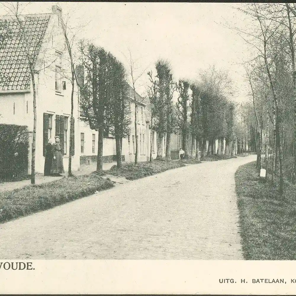 De Rijndijk in Hazerswoude op een oude ansichtkaart, waar je de rijscholen in Hazerswoude-Rijndijk kunt vergelijken