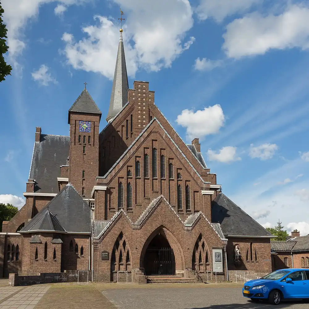 De Heilige Johannes de Doperkerk in Hoeven: rijscholen in Hoeven vergelijken
