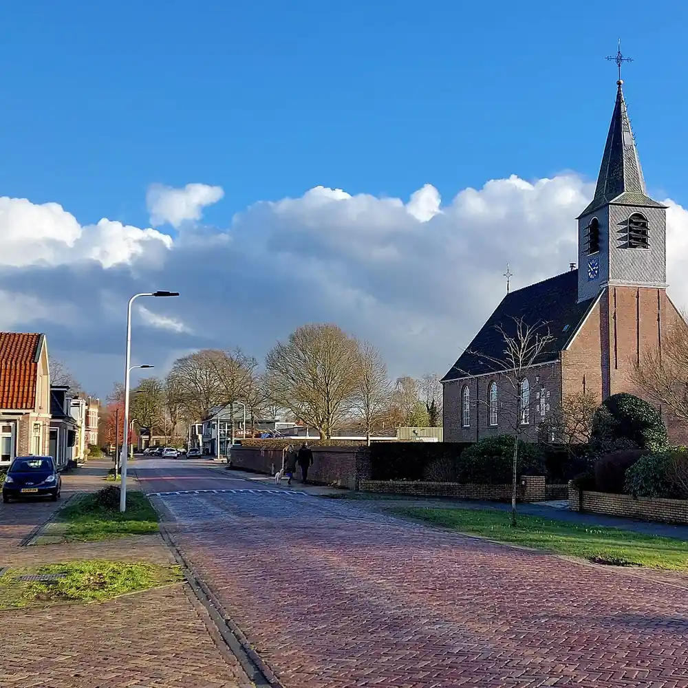 De Rijksstraatweg in Hurdegaryp, waar je de rijscholen in Hurdegaryp kunt vergelijken