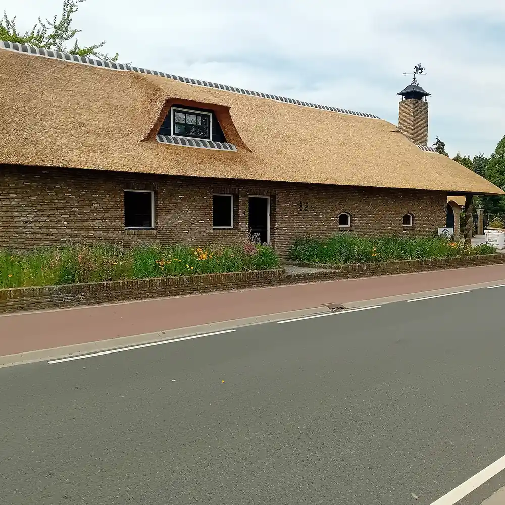 Een Brabantse langgevelboerderij in Kaatsheuvel: vergelijk de rijscholen in Kaatsheuvel