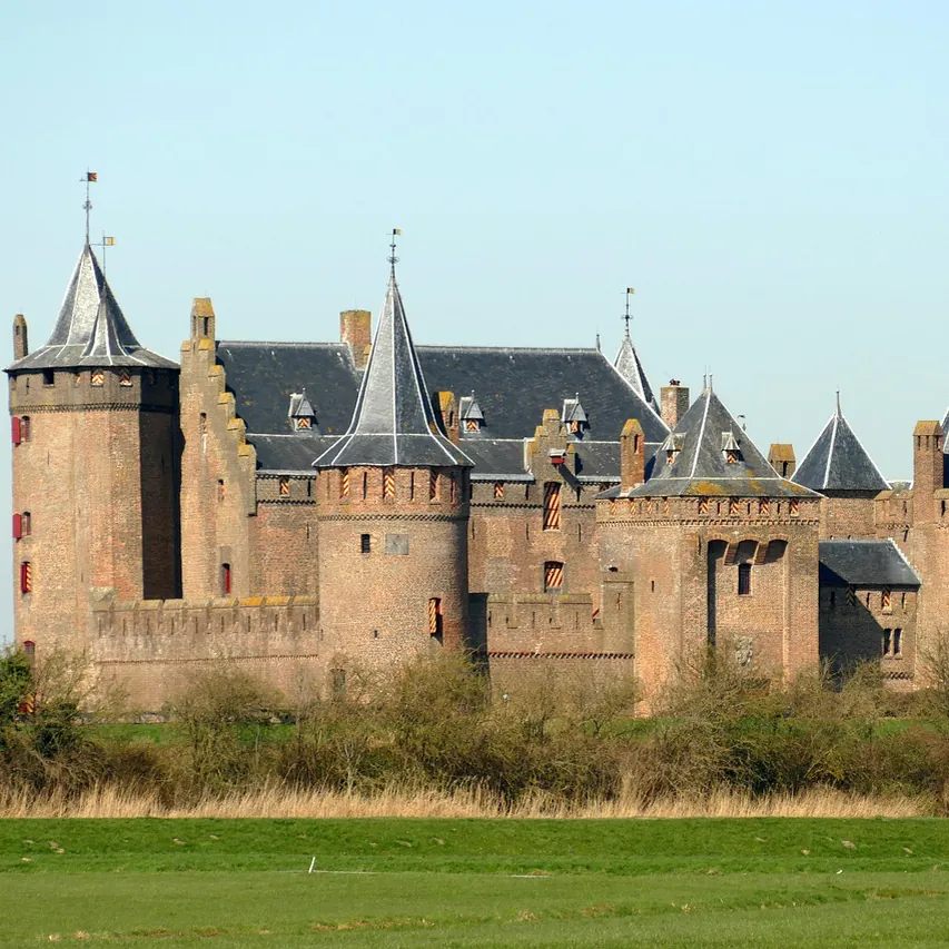 Het Muiderslot in Muiden: rijscholen in Muiden vergelijken