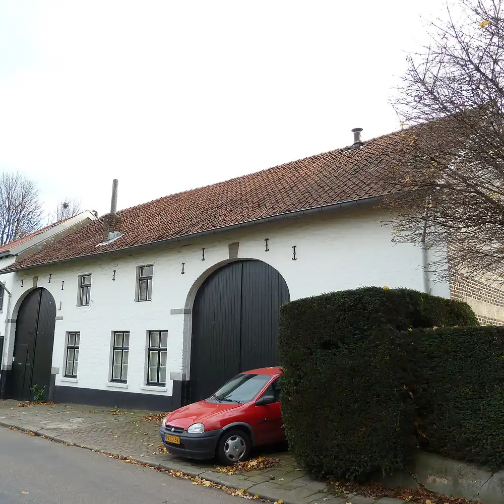 Een boerderij in Nuth, waar je de rijscholen in Nuth kunt vergelijken