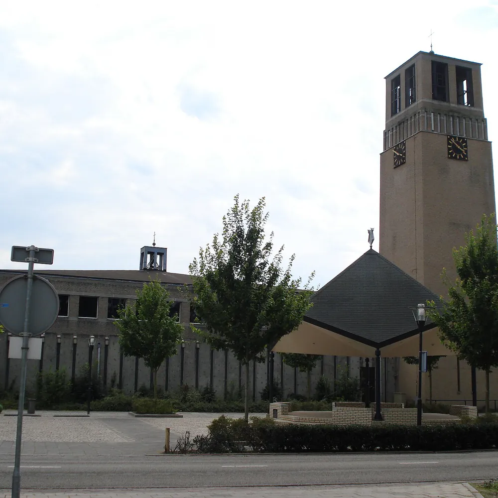 De kerk van Odiliapeel, waar je de rijscholen in Odiliapeel kunt vergelijken