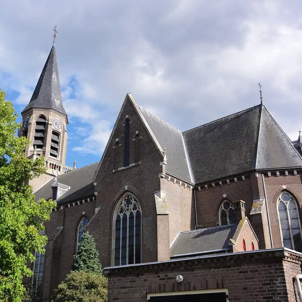 De katholieke kerk van Puiflijk: rijscholen in Puiflijk vergelijken
