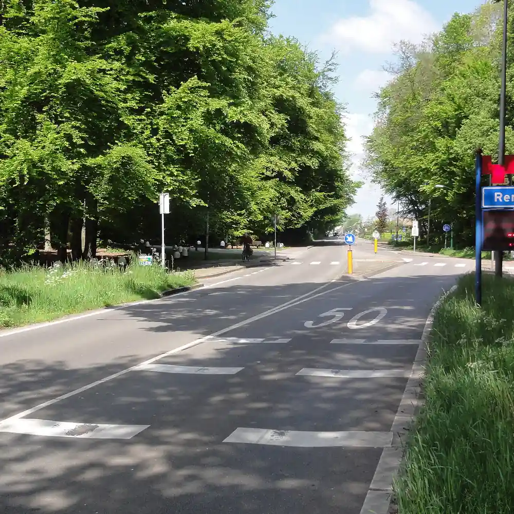 De Dorpsstraat bij de entree van Renswoude: alle rijscholen in Renswoude op een rij