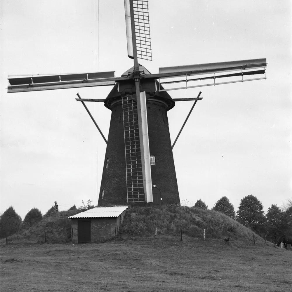 De Bronkhorstermolen bij Steenderen, waar je de rijscholen in Steenderen kunt vergelijken