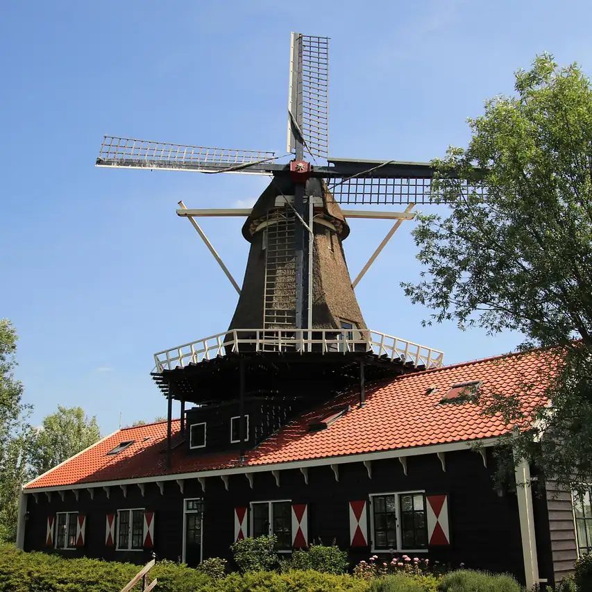 Een molen in Tuitjenhorn: rijscholen in Tuitjenhorn vergelijken