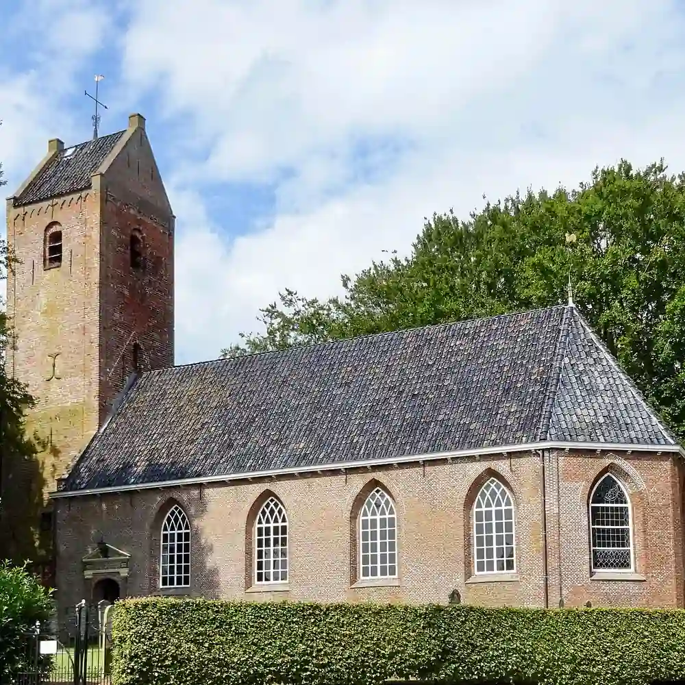 De Sint-Petruskerk in Twijzel, waar je de rijscholen in Twijzel kunt vergelijken