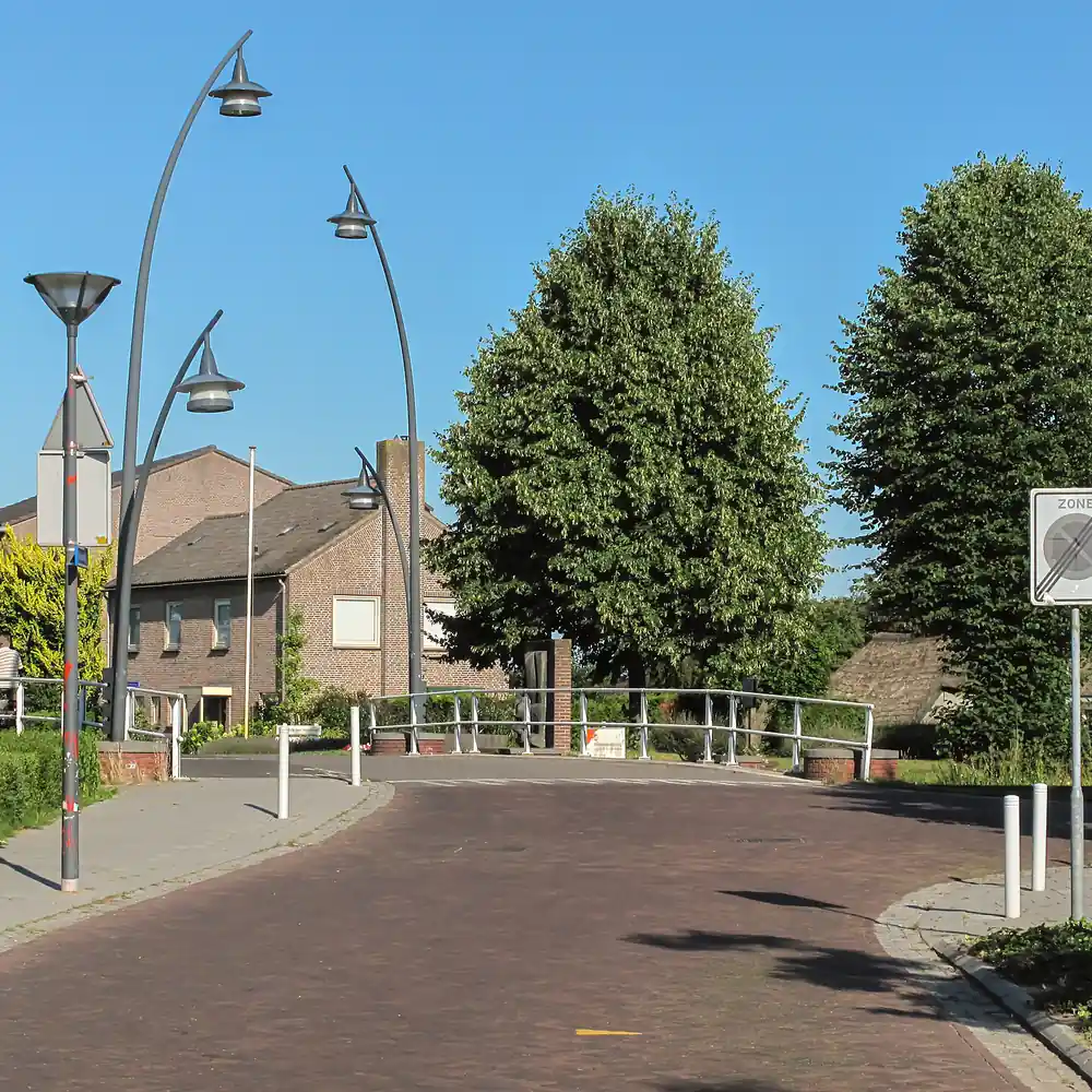 De Kerkstraat in Wapenveld, waar je de rijscholen in Wapenveld kunt vergelijken