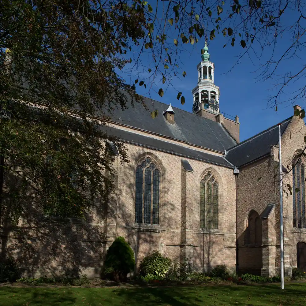 De Sint-Catharinakerk in Zevenbergen: rijscholen in Zevenbergen vergelijken
