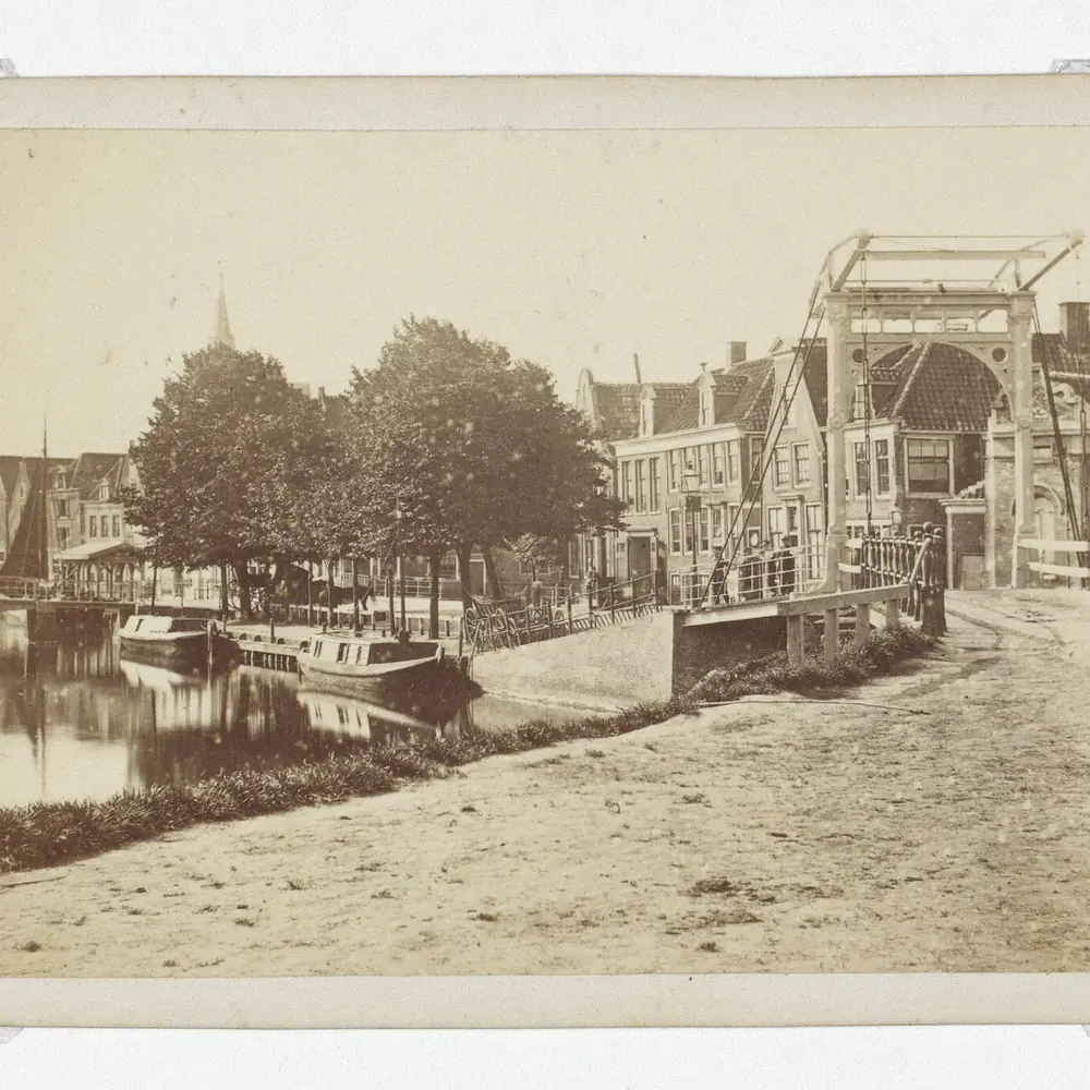 De Beemsterbrug bij Zuidoostbeemster op een oude foto: alle rijscholen in Zuidoostbeemster op een rij