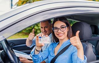 rijles aanbieding en met korting je rijbewijs halen